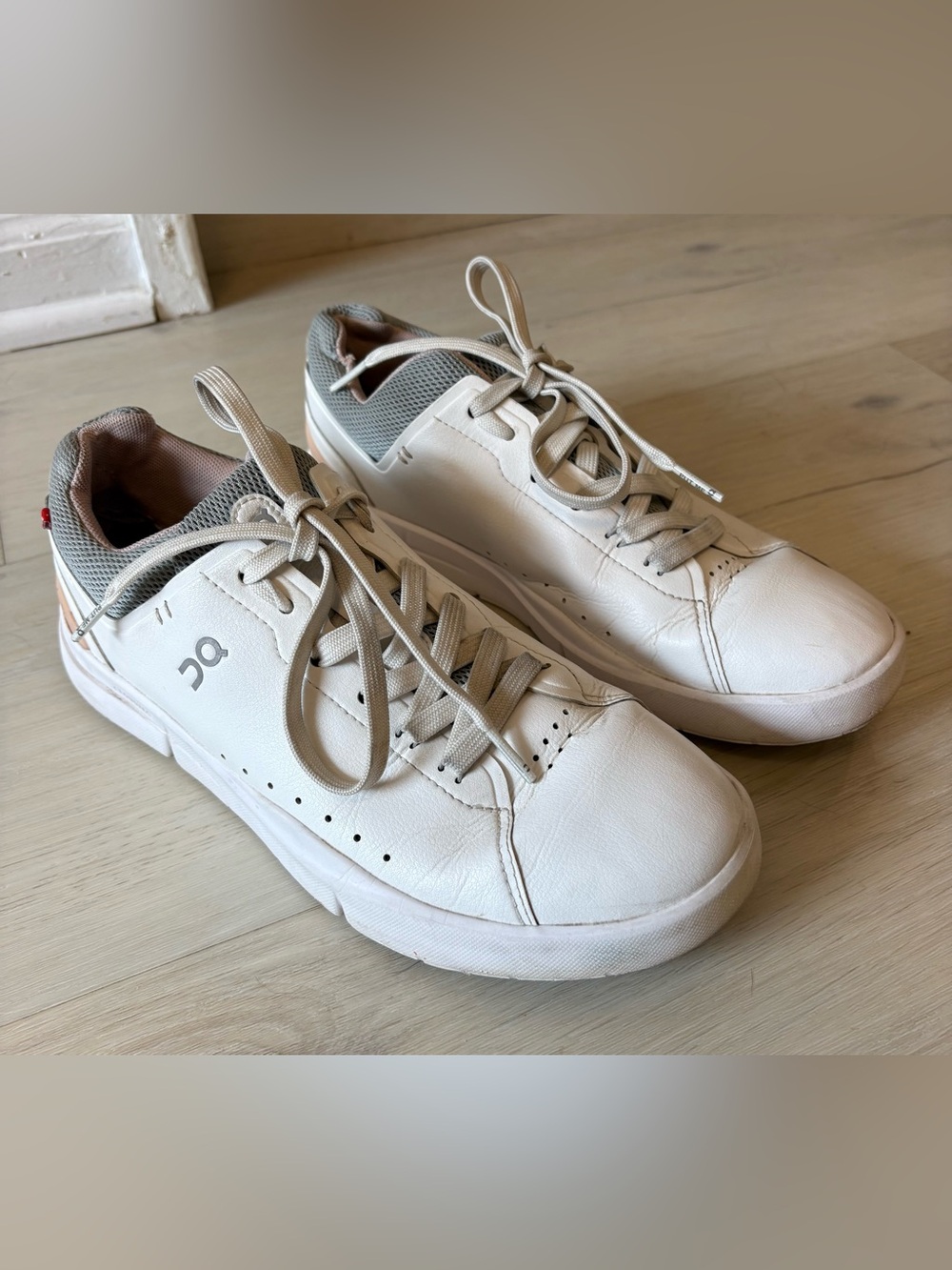 On Running Women’s Low-Top Sneakers in Off-White - Picture 3 of 8